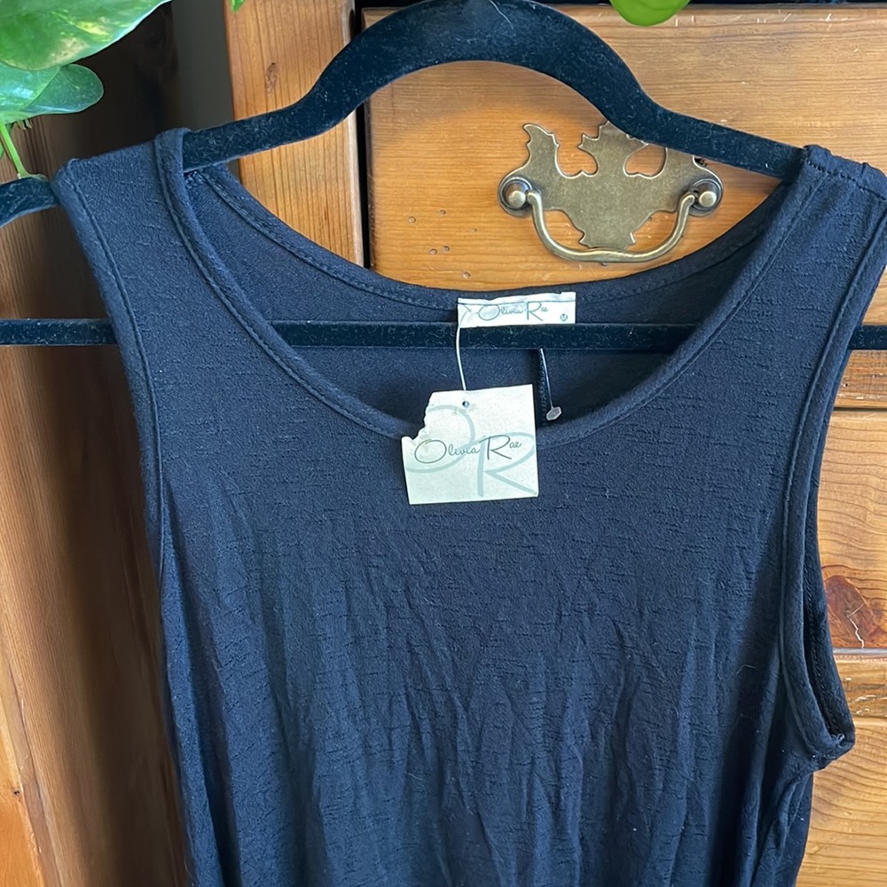 🌸Olivia Rae NWT sleeveless black dress with stretch - Picture 3 of 11